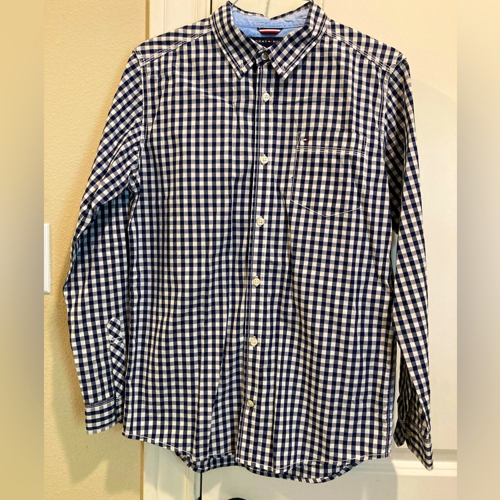 Boy’s Tommy Hilfiger long sleeve button down shirt size Large.